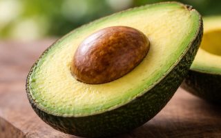 avocat-coupe-chair-verte-cremeuse